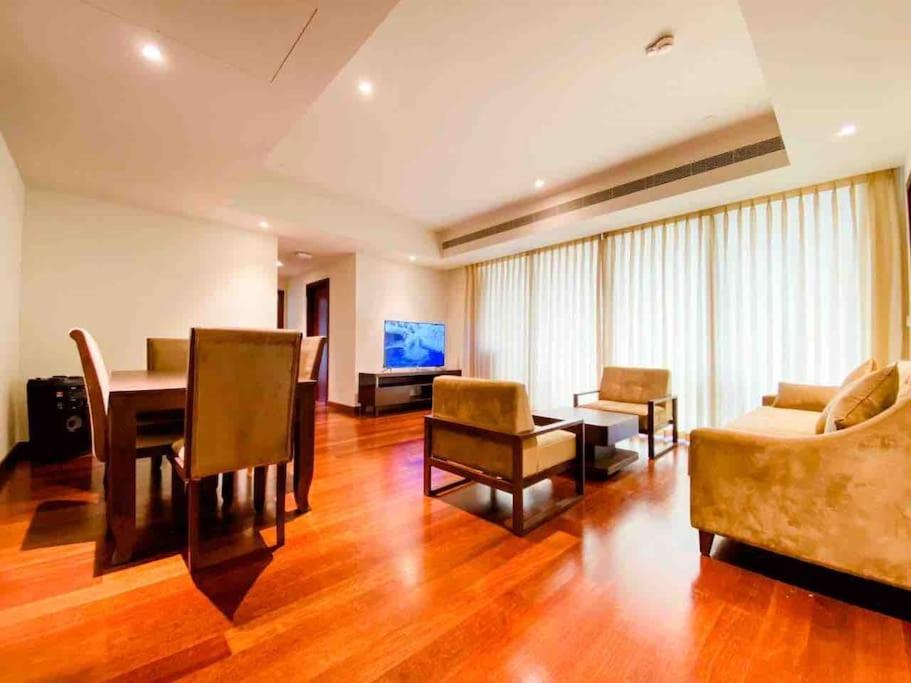 Brand New Water Front Luxury Cinnamon In Heart Of City Colombo