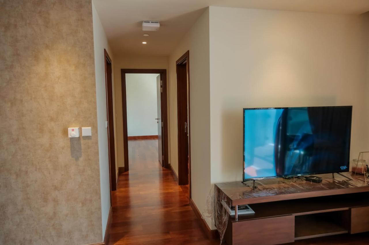 Brand New Water Front Luxury Cinnamon In Heart Of City *