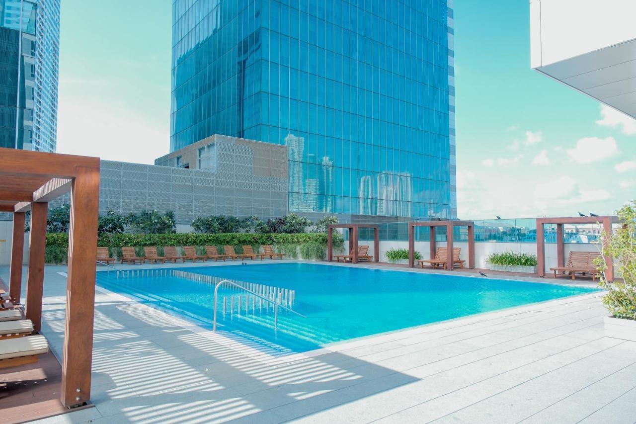 Brand New Water Front Luxury Cinnamon In Heart Of City Apartment *