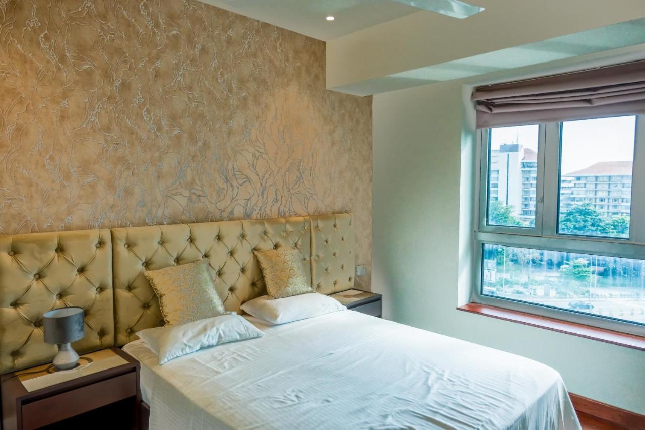 Brand New Water Front Luxury Cinnamon In Heart Of City Apartment *