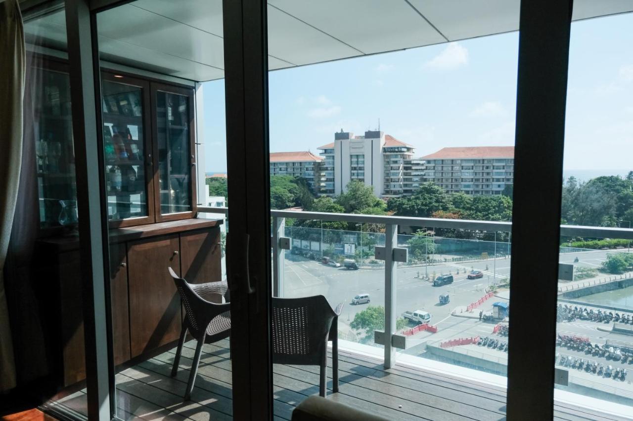 Brand New Water Front Luxury Cinnamon In Heart Of City Apartment